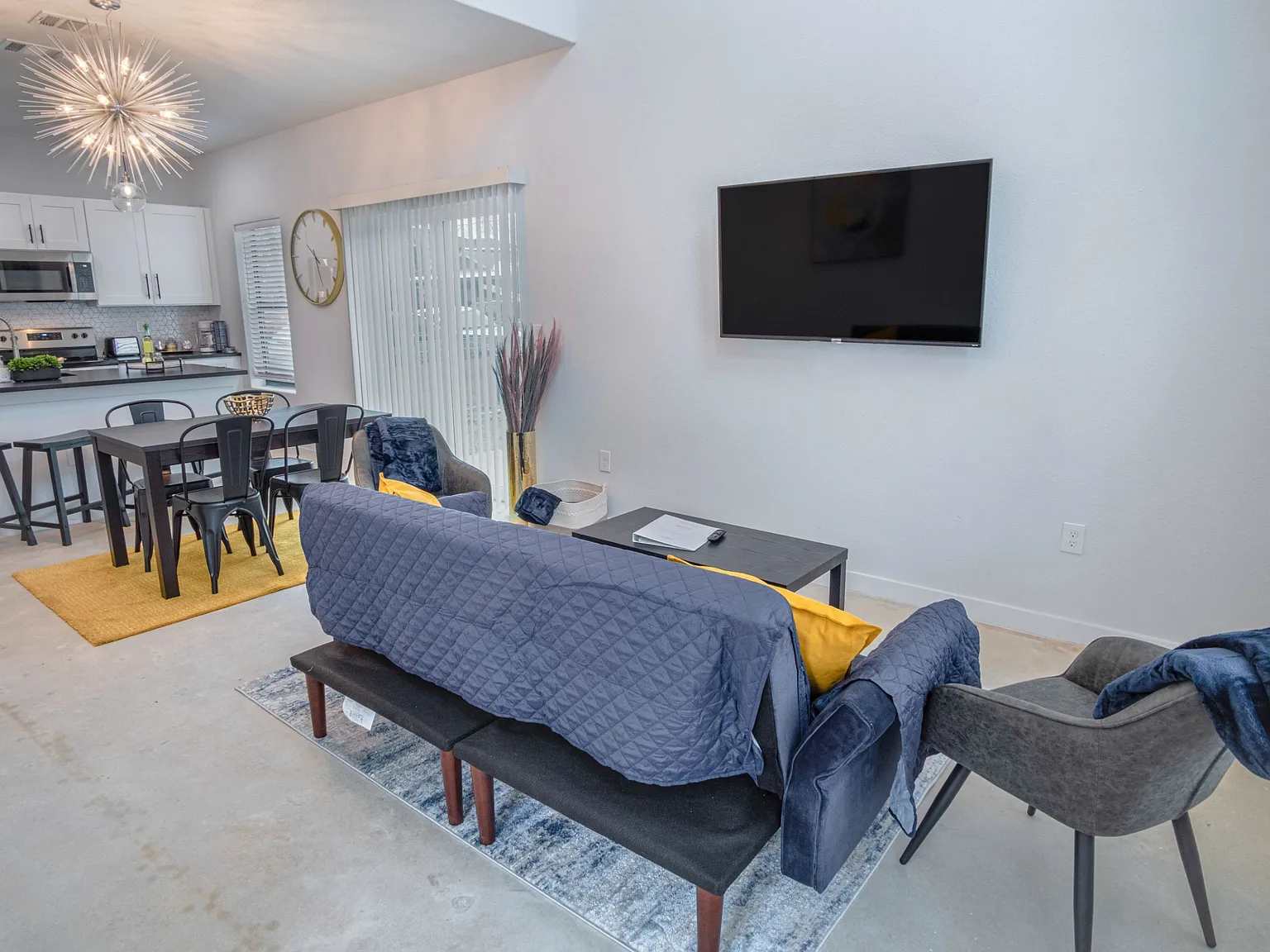 1018 Delaware St — Photo 3