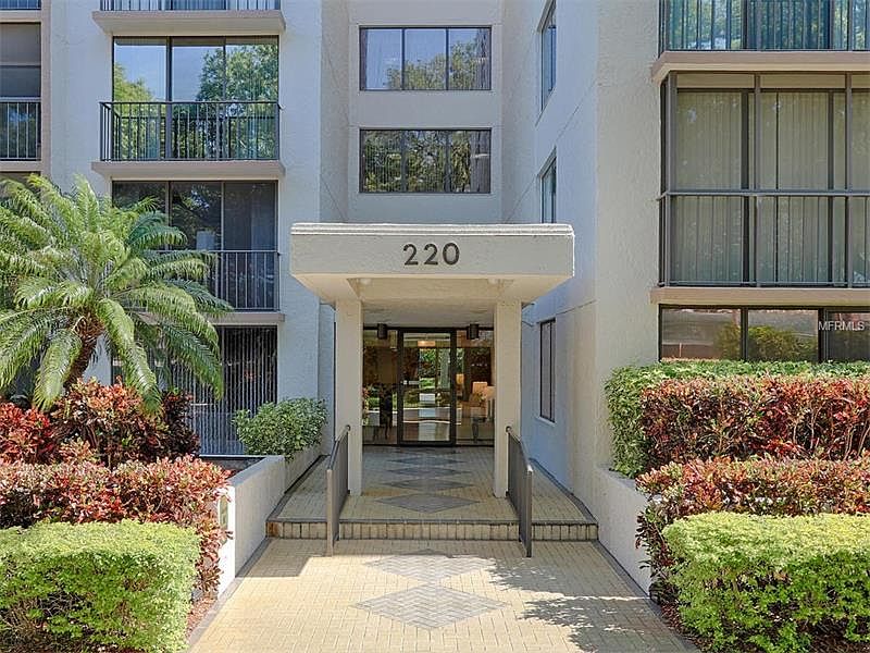 1st image of 220 Belleview Blvd APT 211