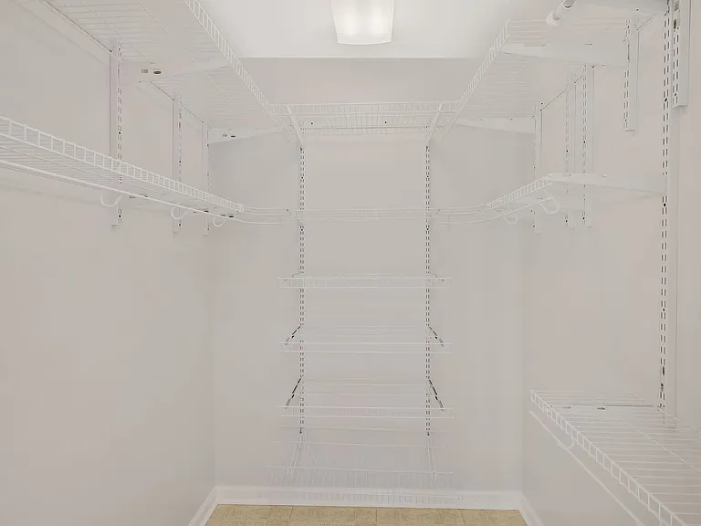 4857 Torbay Dr — Photo 37