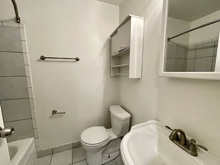 2716 Woodburn Avenue — Photo 8