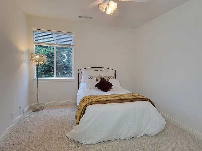 Stanford Pl — Photo 12
