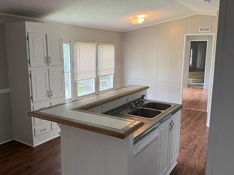 28381 Petes Hwy #20 — Photo 5
