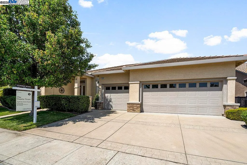 1123 Burghley Ln photo 1
