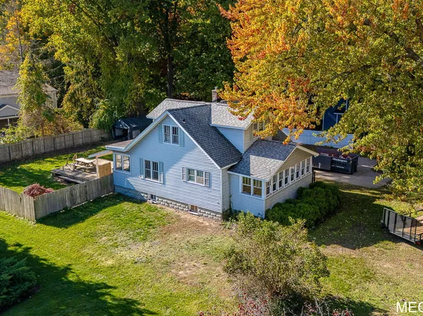 1512 Ottawa Beach Rd, Holland, MI 49424