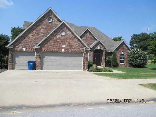 1st image of 1502 NE Fairwinds Ave