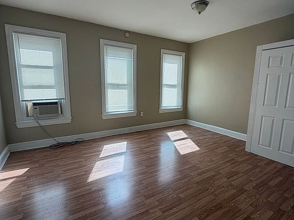4th image of 727 Chestnut St #2