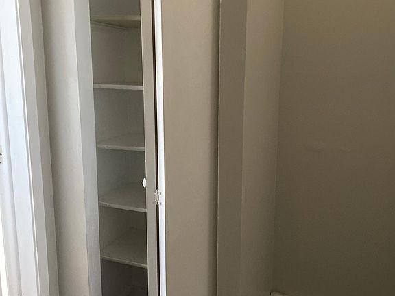 5th image of 7048 S Merrill Ave #201