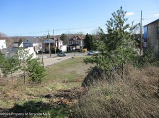 1322 Main St, Peckville, PA 18452