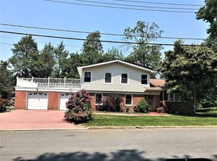 40 Balmoral Crs, White Plains, NY 10607