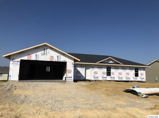2177 Chickasaw Dr, Dubuque, IA 52002