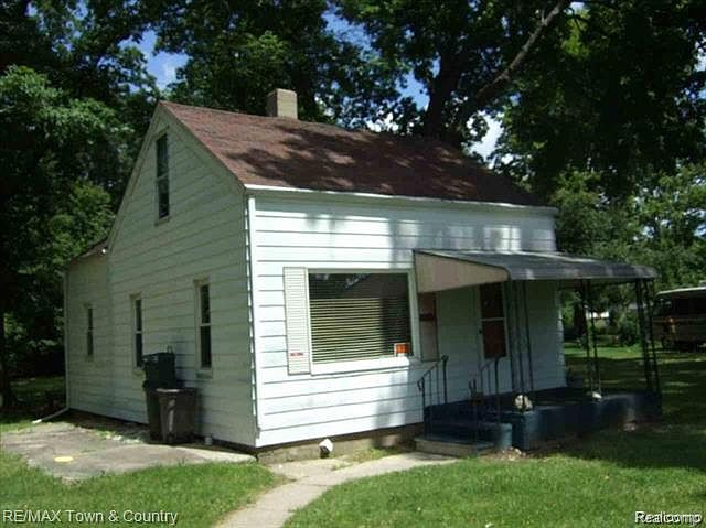 2nd image of 5485 Woodlawn Dr