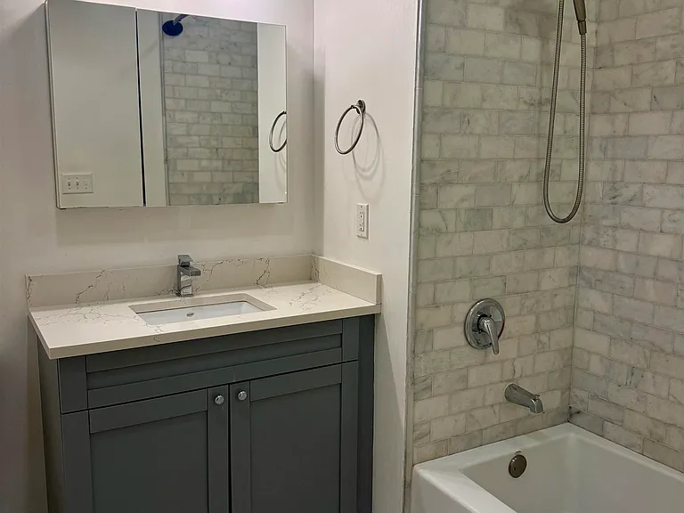 305 Whiton St #103 — Photo 10