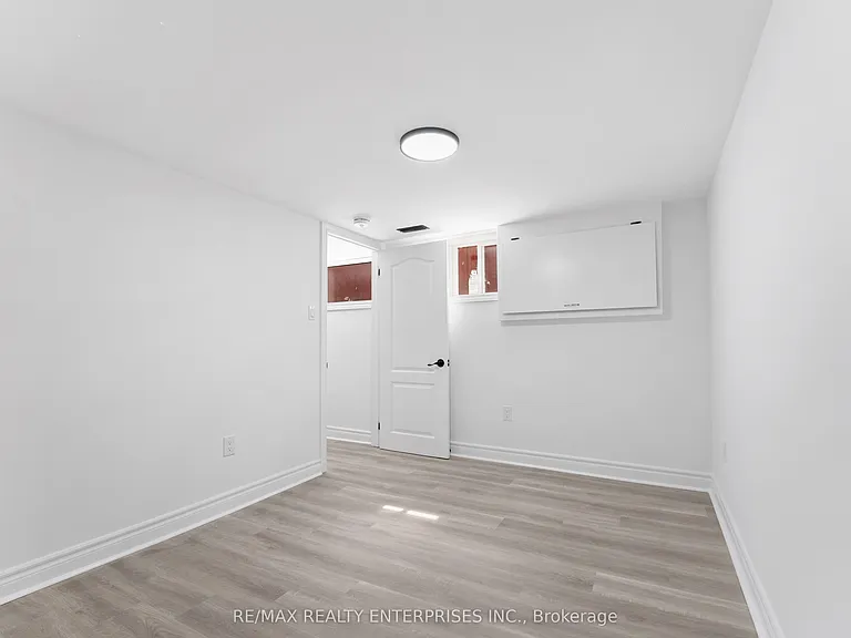 3 Dallyn Cres #BASEMENT — Photo 11