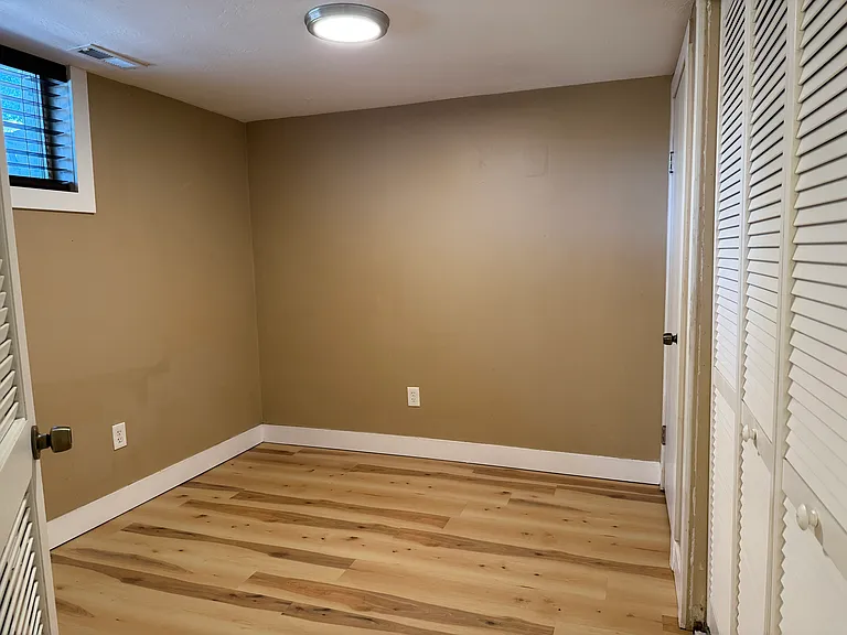 443 E Locust St #B — Photo 7