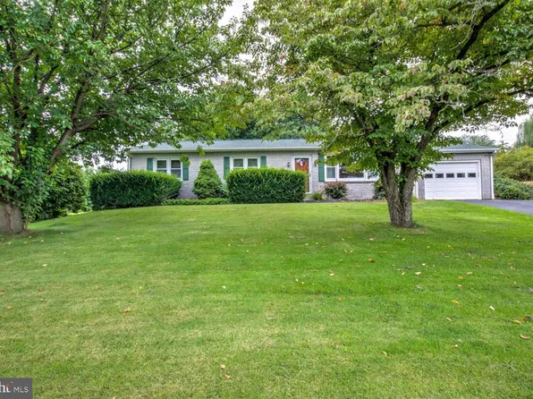 720 Meadow Dr, Honey Brook, PA 19344