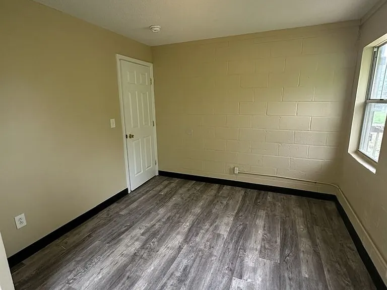 1529 Mountain View Ct — Photo 15