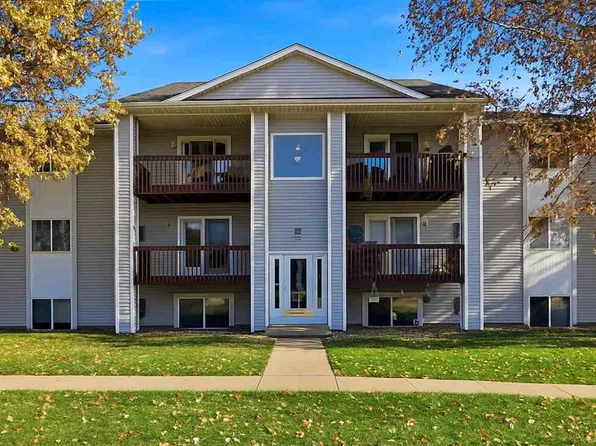 560 Augusta Cir APT 1, North Liberty, IA 52317