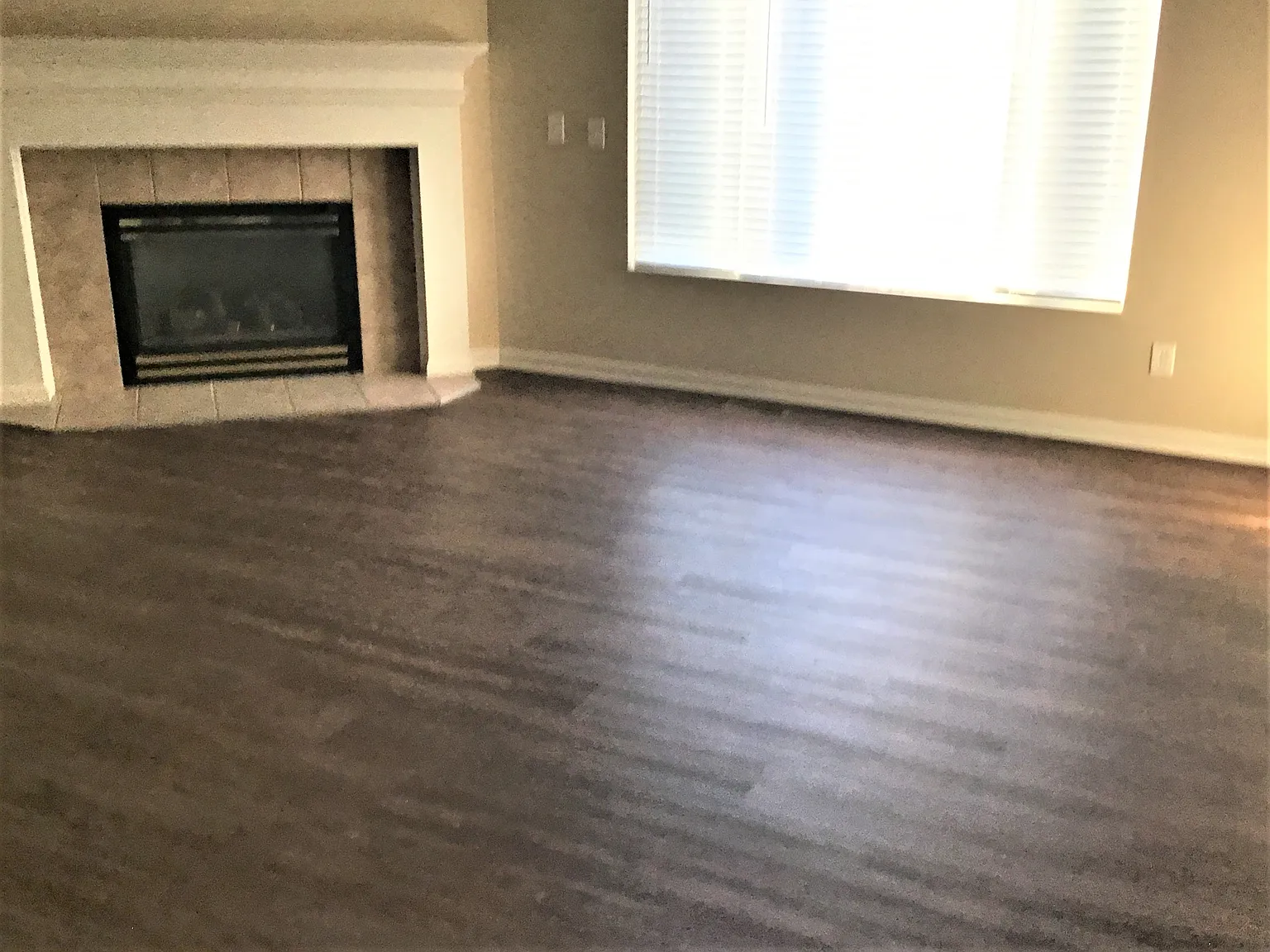 4 bed, 2.5 bath, 2156 sqft, $2,670 — Photo 3