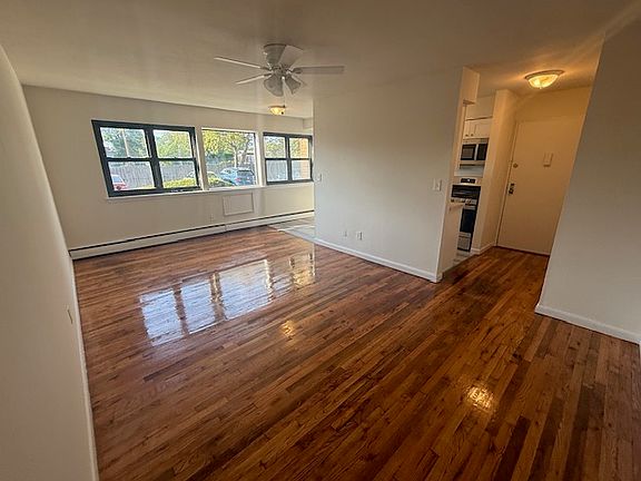2nd image of 159 Nassau Ave #1E