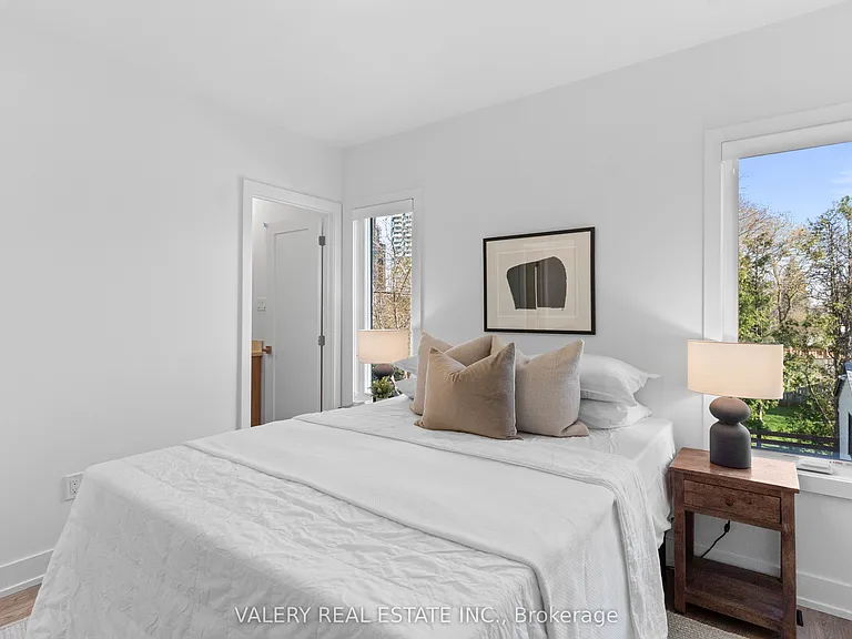 15 Acorn Ave #5 — Photo 25