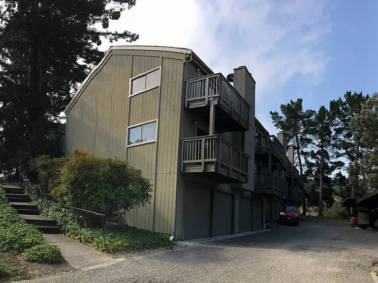 115 Ascot Ct — Photo 13