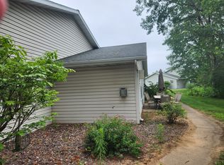 412 Twin Oak Dr, Altoona, WI 54720