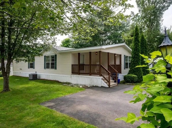 206 Robinhood Drive, Exeter, NH 03833