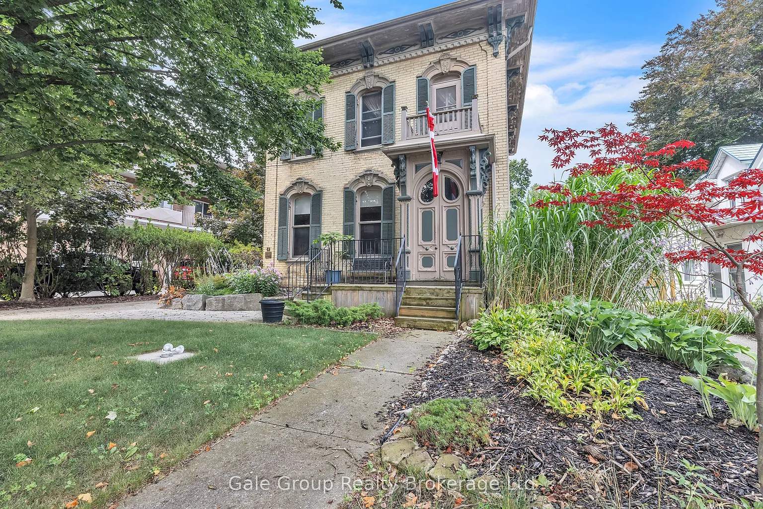 77 Light St photo 1