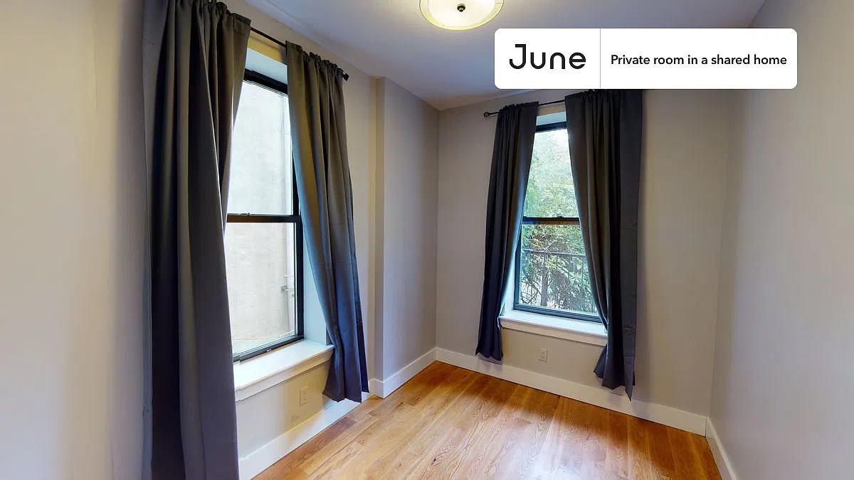 Full bedroom in 3 bed/1 bath home in Bedford-Stuyvesant #692 B — Photo 4