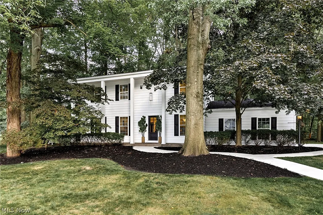 696 Chalfonte Pl NE photo 1