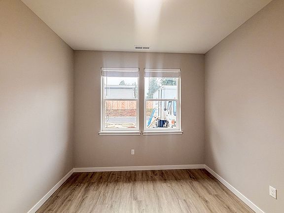 5th image of 5534-5564 Skyline Rd S #5552