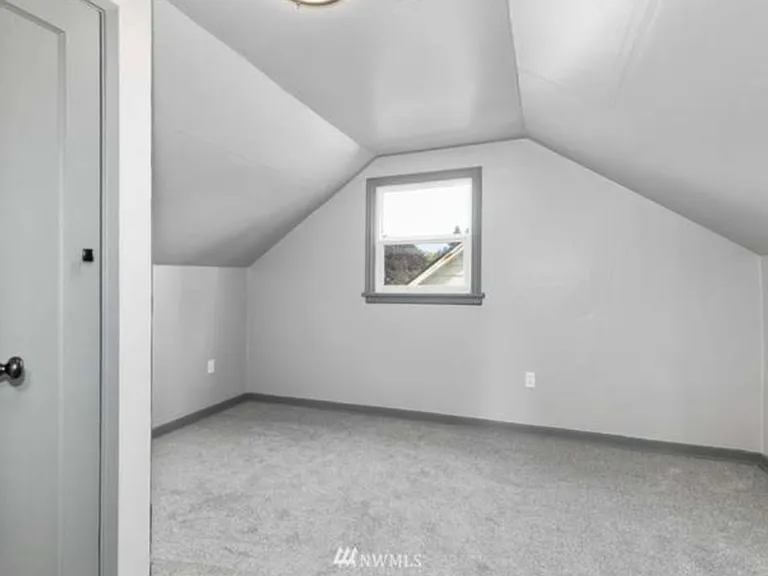 2522 N Lafayette Ave — Photo 19