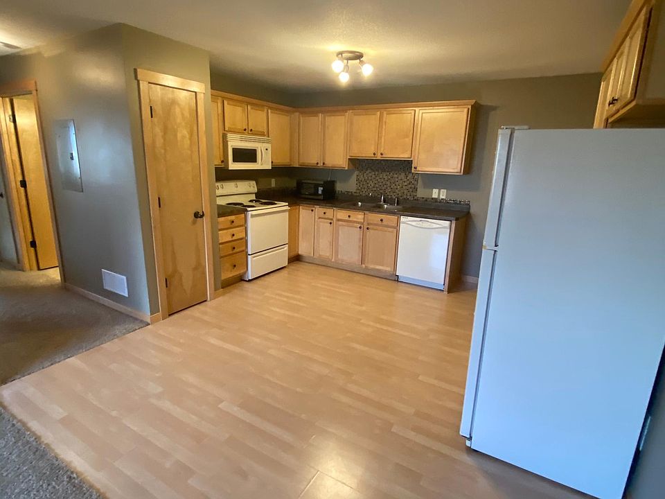 1st image of 1205 Hidden Ln APT 8