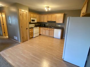1205 Hidden Ln APT 8, New Richmond, WI 54017