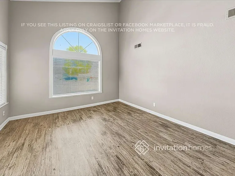 760 Charwood Cir — Photo 5