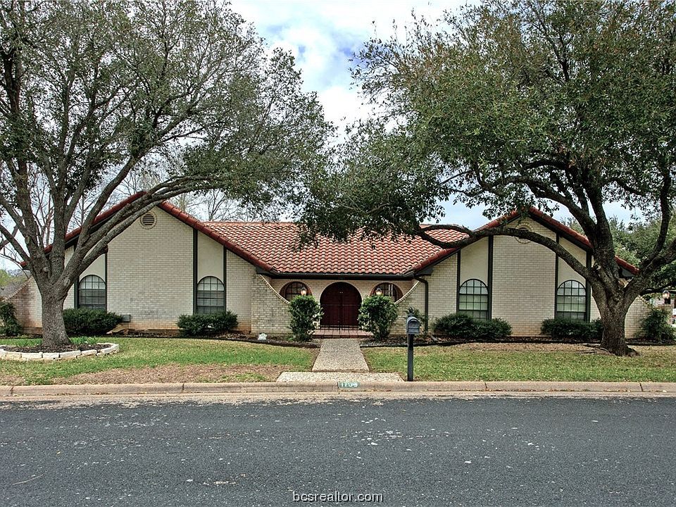 1st image of 1709 Greenwood Dr