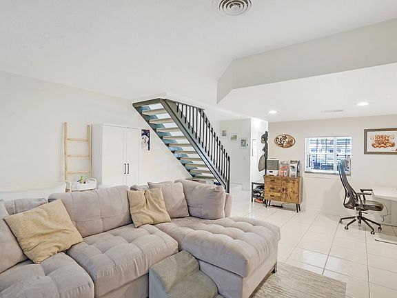 2nd image of 3714 Savoy Ln