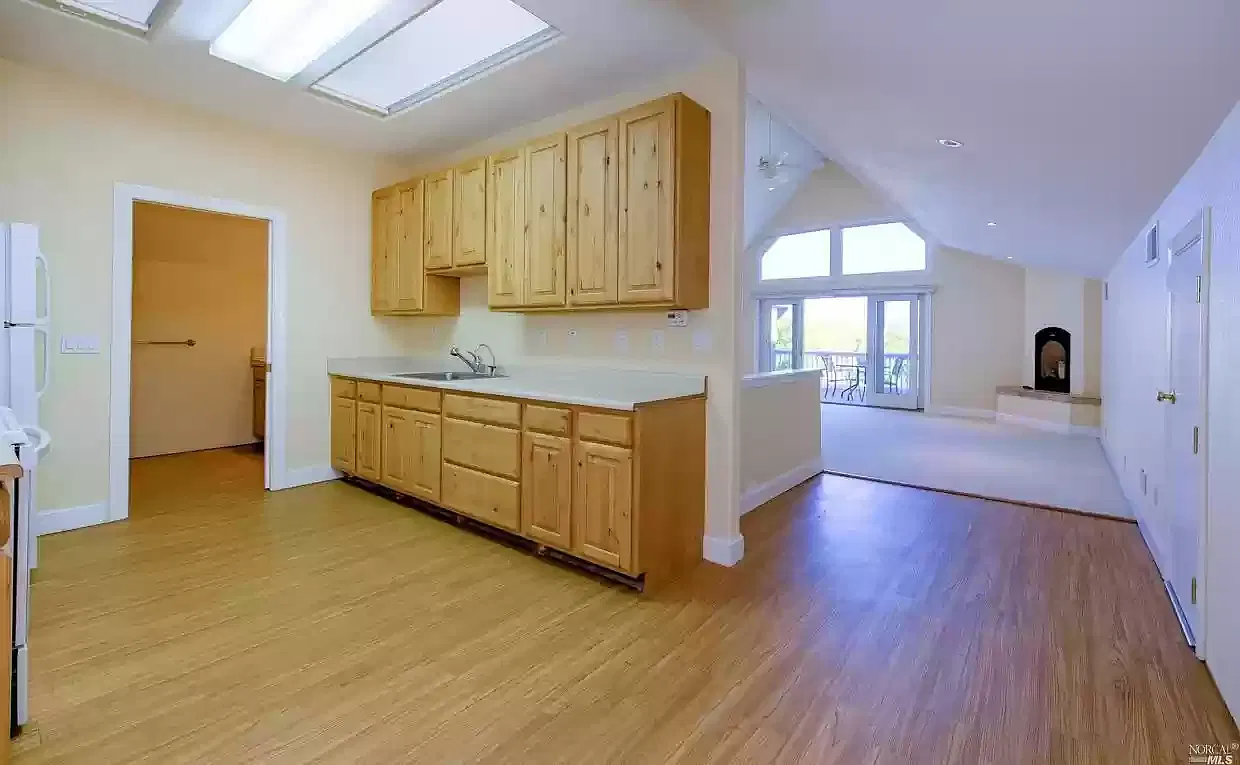 Studio, 600 sqft, $1,350 — Photo 3