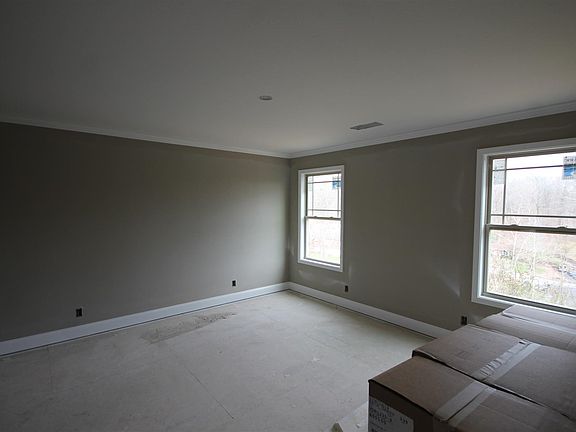 5th image of 1205 Applewood Cir