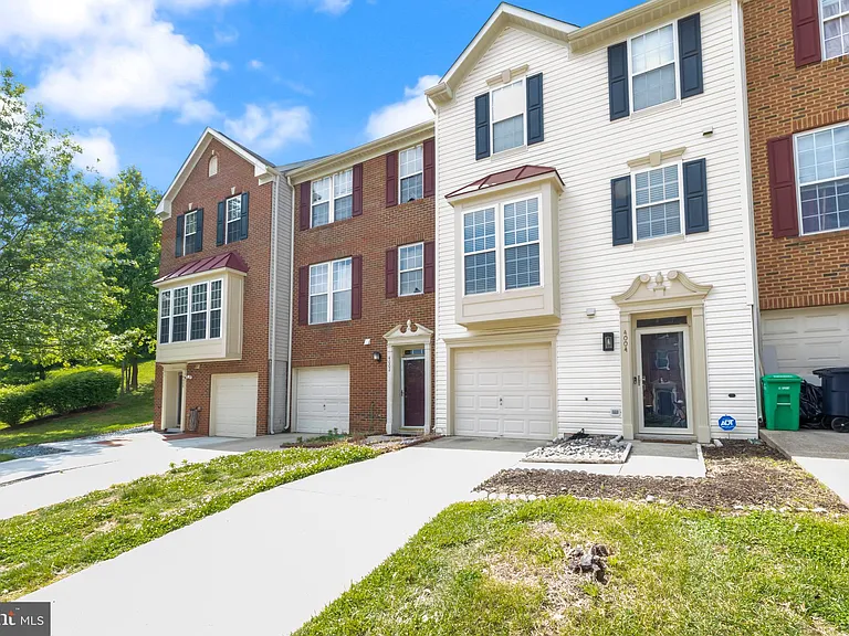 4004 Meadow Trail Ln — Photo 2