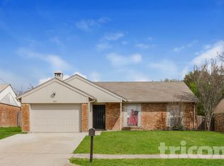 817 Annapolis Dr, Arlington, TX 76017