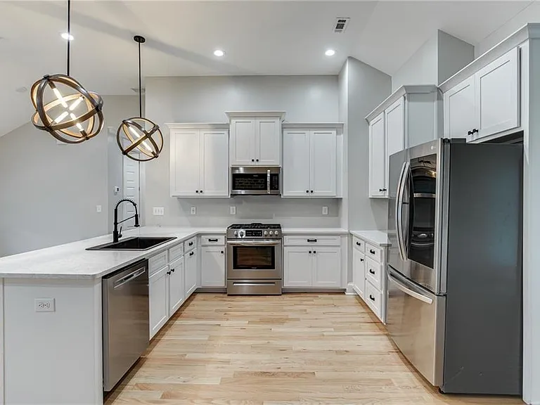 75 Cherry St — Photo 14