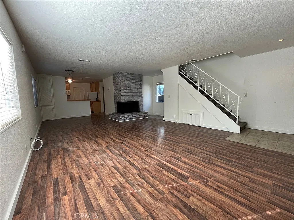 2 bed, 1311 sqft, $1,950 — Photo 4