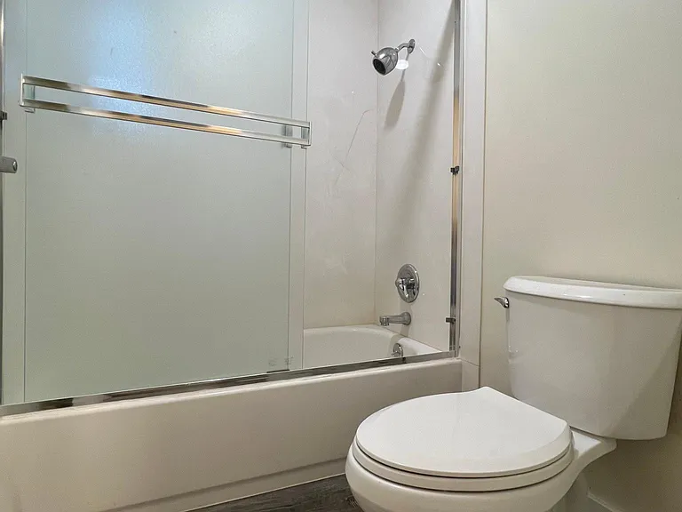 698 Danforth Dr — Photo 22