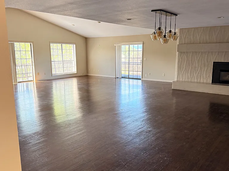 4501 S El Camino Dr — Photo 9