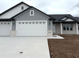 3027 Woodward Way, De Pere, WI 54115