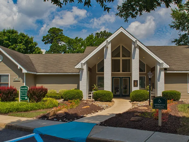 Hunter's Mill Apartments — Photo 4