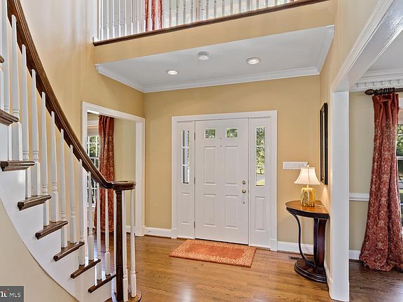 4th image of 52 Prospect Bay Dr W