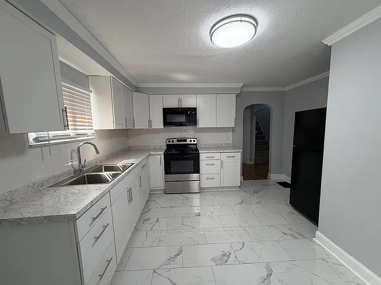 3621 Cleveland Ave — Photo 4