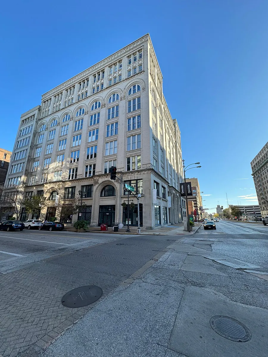 Building Photo - 1136 Washington Ave #709